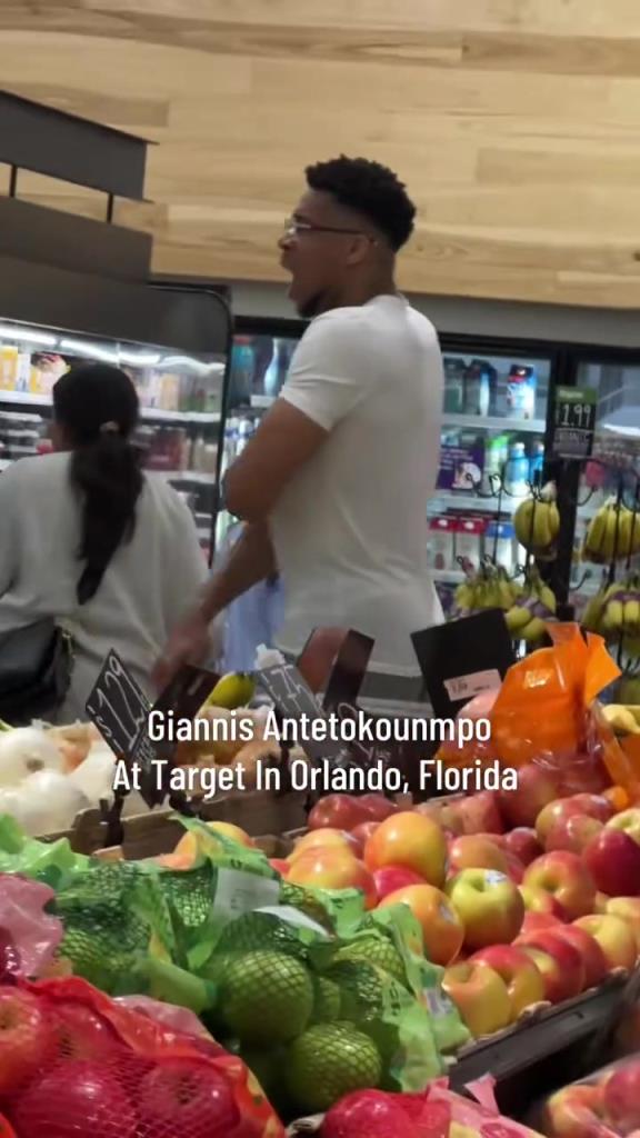 好男人??！字母哥在奧蘭多度假 陪妻子一起逛超市